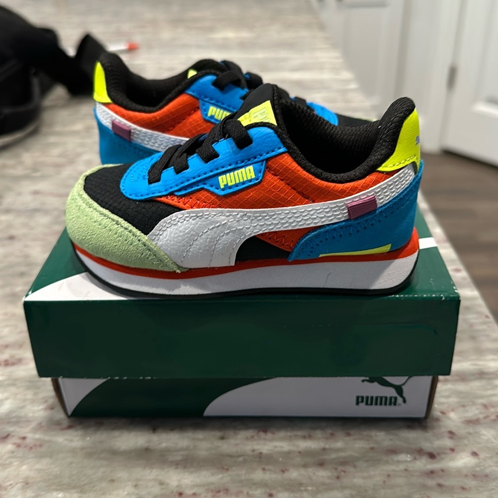 Toddler size 6c Puma Tennis Shoes. Never worn!!